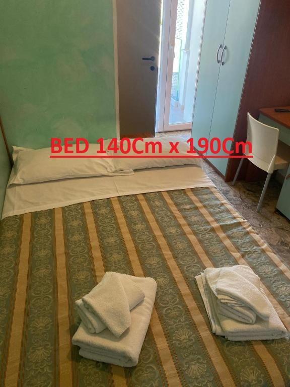 Hotel Vernel Rimini Bagian luar foto